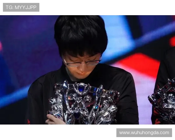 DOTA2耐力排行榜新鲜出炉FPX强势夺冠引发热议 DOTA2耐力排行榜新鲜出炉FPX强势夺冠引发热议