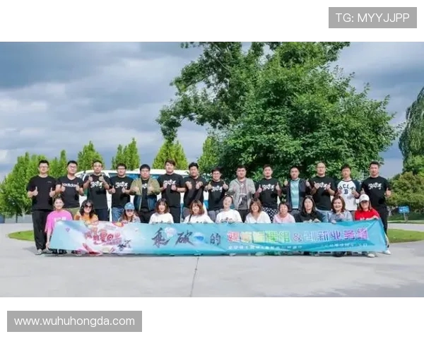 上海排球队的团队协作之道：凝聚力与默契的完美结合