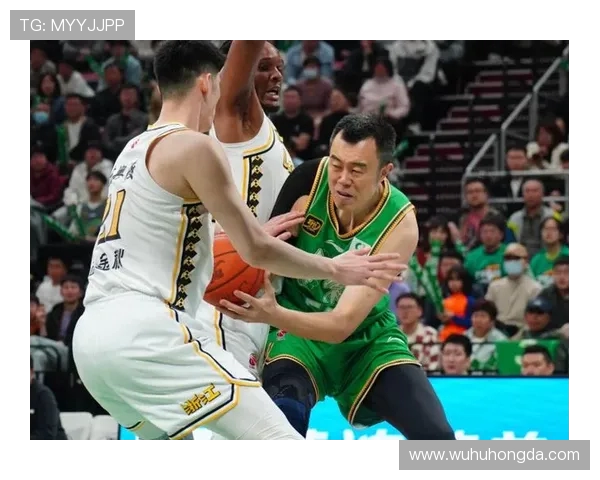 CBA精彩对决辽宁男篮迎战青岛男篮力争季后赛席位的关键战役